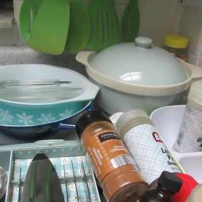 Steffans turquoise snowflake pyrex