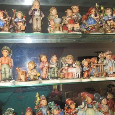 Steffans more hummells on a shelf