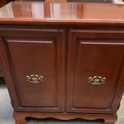 Record storage cabinet