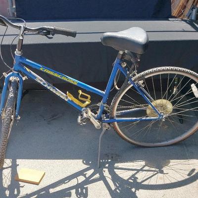 SCHWINN CRISSCROSS BICYCLE