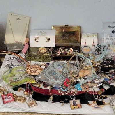 COSTUME JEWELRY COLLECTION