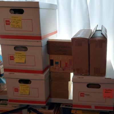 LARGE CANDLE AND CANDLE HOLDER MYSTERY LOT