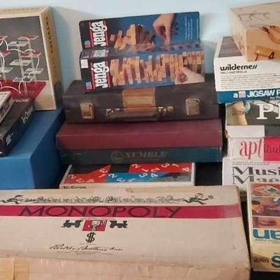 COLLECTION OF BOARD GAMES