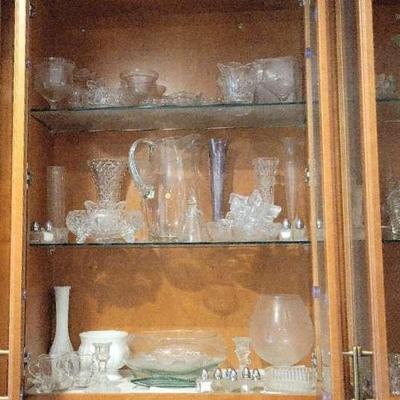 ELEGANT GLASSWARE ASSORTMENT 