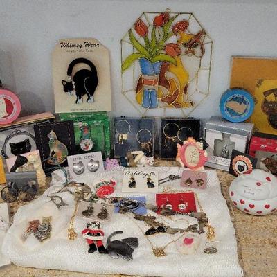 THE CATS MEOW LOT