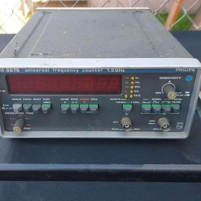 PHILIPS PM6673 UNIVERSAL FREQUENCY COUNTER 1.5 GHz