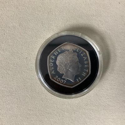 Elizabeth Five Pound Collector’s Coin