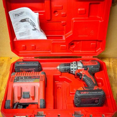 Milwaukee Cat.No. 2601-20 1/2" 18V Driver Drill With Case & (2) Batteries