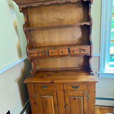 Solid Pine Colonial-Style Hutch Cabine