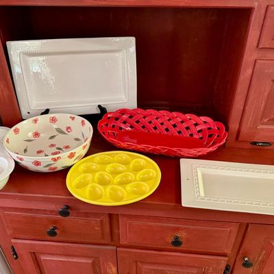 Mixed Lot of Colorful Servingware – Nora Fleming, Gibson, Primo’Gi & More