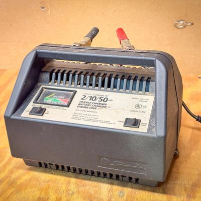 Schumacher Model 1052A-PE Fully Automatic 2/10/50 Amp Trickle Charger