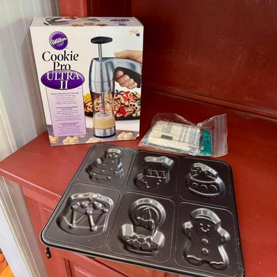 Wilton Cookie Pro Ultra II & Baking Lot