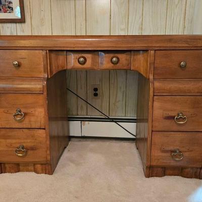 7 Drawer Wooden Desk 