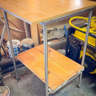 Airy Wood Top Rolling Workshop Bench