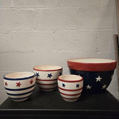 (4) USA Nesting Bowls