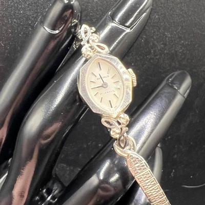 Benrus Ladies 21 Jewels Watch with Diamonds