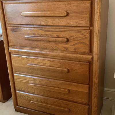 Bassett 5-Drawer Dresser