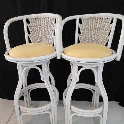 Wicker Bar Stool X2