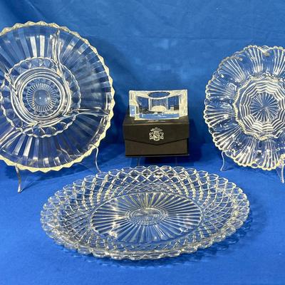 Oleg Cassini “Lexington” Crystal Pillar (1) + Cut Crystal Platters (3)
