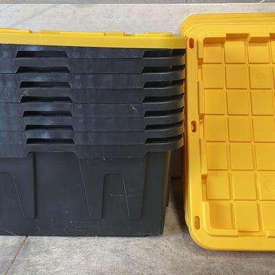 Totes W/Lids (8)