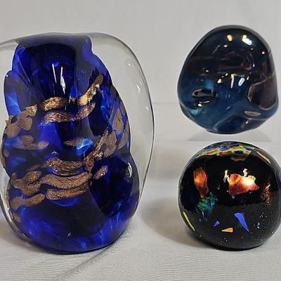 Art Glass Paperweights (3) #A613A 