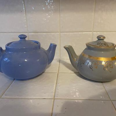 Set of Two Hall China Teapots with Glossy Finish