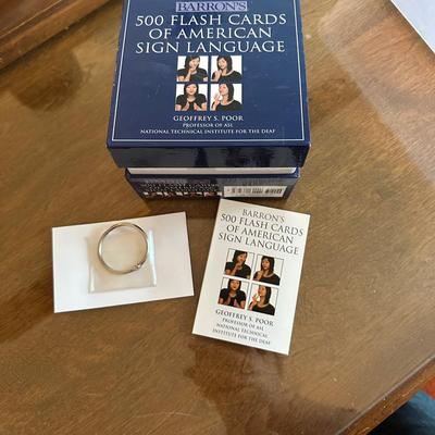 Barron’s 500 Flash Cards of American Sign Language – Never Used
