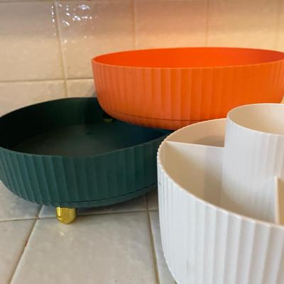 Set of Four Decorative Footed Bowls with Ribbed Design