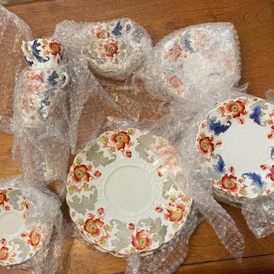 Allertons England Siabar Tableware Set with Floral Design