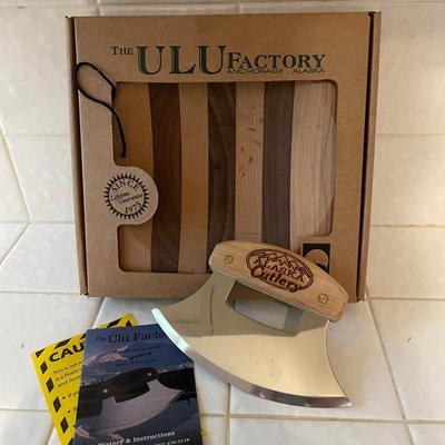 Ulu Factory Knife and Cutting Board Set