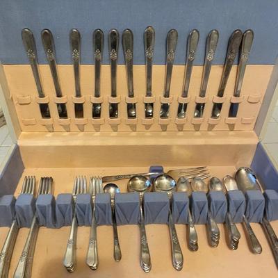 Oneida Community Silverplate Flatware Set in Case