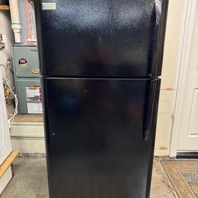 Frigidaire Top-Freezer Refrigerator | Model LFHT1817LB8 | White 18 cu ft