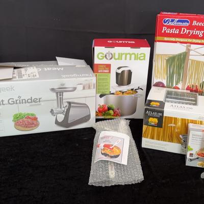 Kitchen Helper Collection | Meat Grinder, Pot Stirrer, & Pasta Maker And Accessories 