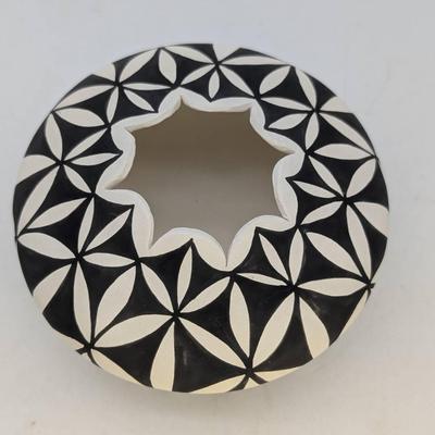 Sandra Victorino Acoma Pueblo Pottery