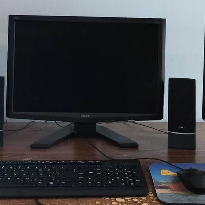 Working Windows 11 Lenovo Desktop PC With 2 Monitors, Speakers, & A Keyboard + Mouse