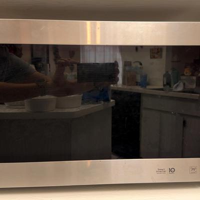 LG Smart Inverter Magnetron Microwave 24”W X 18”D X 13.5”H