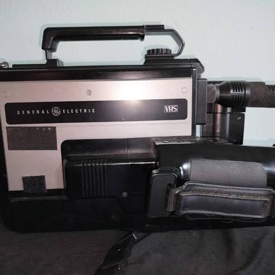 General Electric VHS Movie Video System Camcorder Model 1CVM6060E + AC Adapter, Case, And Manual