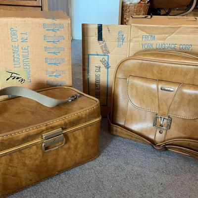 2 Piece Invicta Luggage Set - Train Case And Shoulder Tote.  