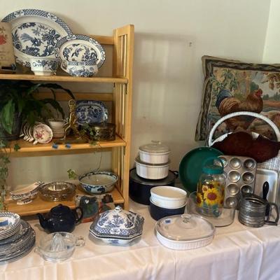 ENGLISH BLUE/WHITE DISHWARE