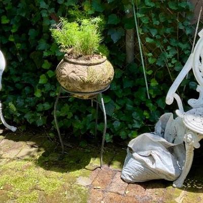 Pot plant on stand