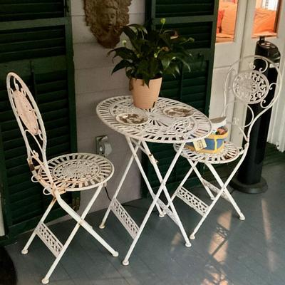  Cute folding table and chairs