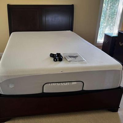 Queen Size Bed With Adjustable Bed Frame And Nectar Mattress