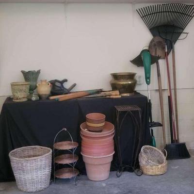 Garden Pots, Planters, And Equipment 