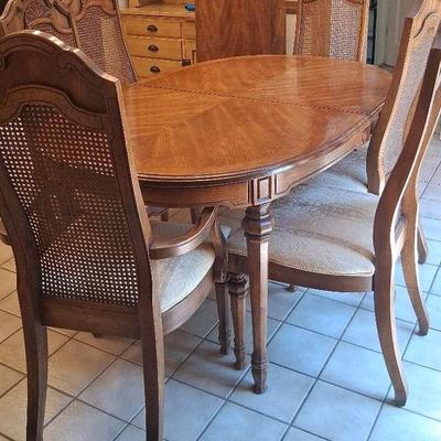 Wood Dining Room Table And Six Chairs With Two Leaves