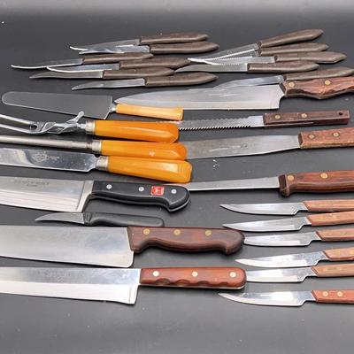 Assortment of Kitchen Knives