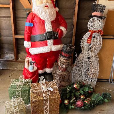 Outdoor Christmas Decor And Large Blow Mold Santa!