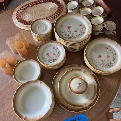 Vintage Set Of Mikasa Whole Wheat Jardinere Stoneware