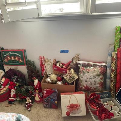 Modern & Vintage Christmas Lot