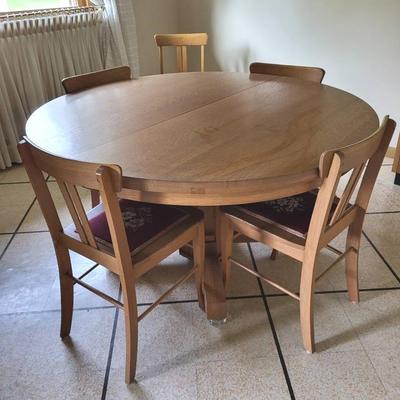 Oak Dining Table & Chairs (DR)