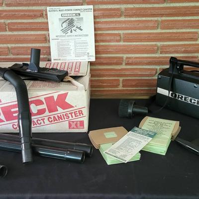 Oreck XL Vacuum (D)